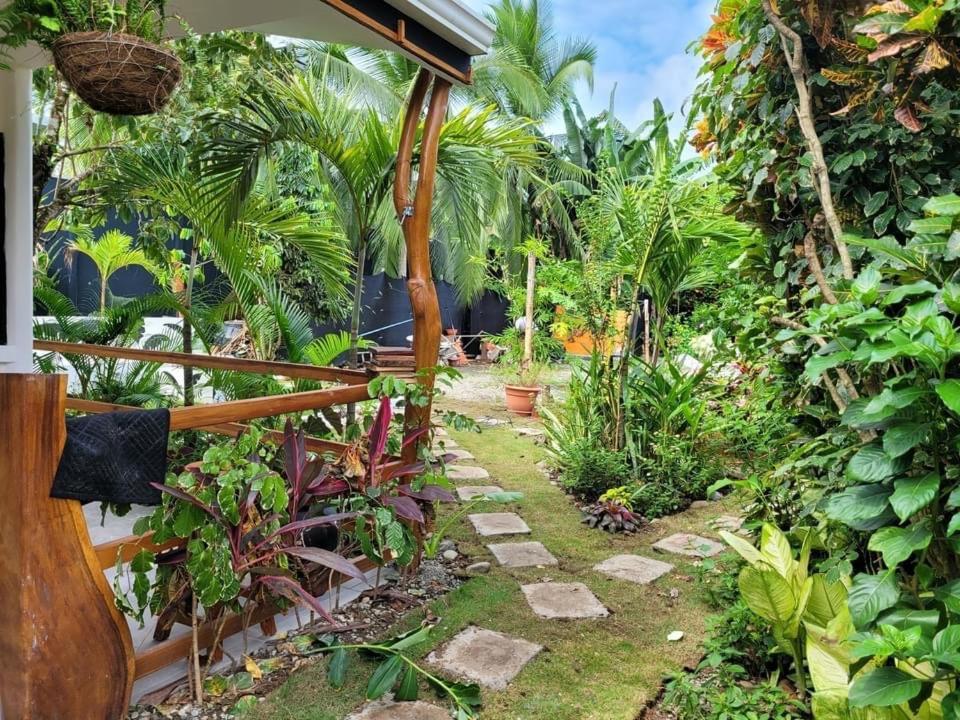 Hotel Mecca Puerto Viejo de Talamanca Exterior foto